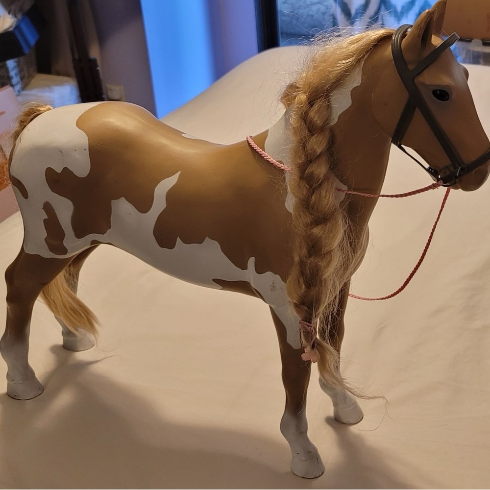 HORSE FOR KIDS OR ADULT COLLECTORS